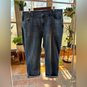 Women’s Old Navy Wow Boyfriend Blue Jeans